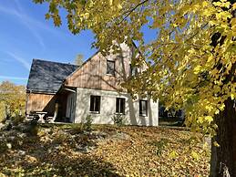 Beautiful Villa With Transportation Facilities