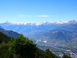 Luxury Apartment in the Heart of Valley