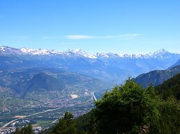 Luxury Apartment in the Heart of Valley