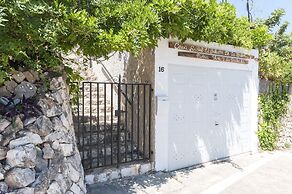 - House In