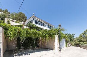 - House In