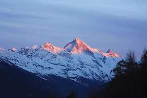 Chalet in Les Masses With ski Storage