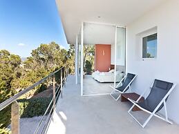 Beautiful Villa in Inviting Space