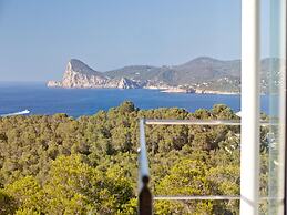 Beautiful Villa in Inviting Space