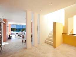 Beautiful Villa in Inviting Space