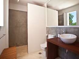 Beautiful Villa in Inviting Space