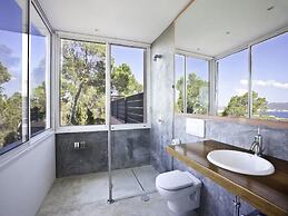 Beautiful Villa in Inviting Space