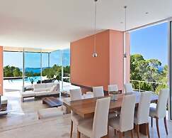 Beautiful Villa in Inviting Space