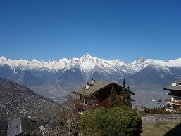 Apartment With Free Shuttle