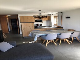 Apartment With Free Shuttle