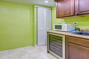 Exceptional Venetian Shores Home With Pool, Dock And Boat Lift. 4 Bedr