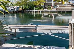 Exceptional Venetian Shores Home With Pool, Dock And Boat Lift. 4 Bedr
