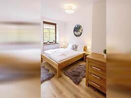 Spacious Villa With Lush Garden