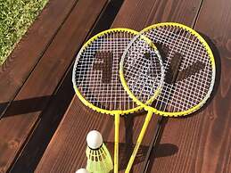 Spacious Villa With Lush Garden