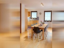 Spacious Villa With Lush Garden