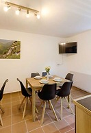 Spacious Villa With Lush Garden