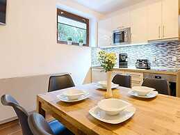 Spacious Villa With Lush Garden