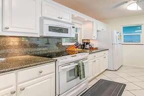 2nd Floor Duplex On Gated Bayfront Property 2 Bedroom Apts