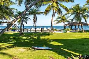 2nd Floor Duplex On Gated Bayfront Property 2 Bedroom Apts