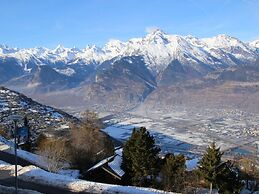 Lovely Apartment in Valley and Hills