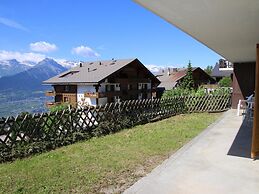 Stunning Apartment With Mountain Views