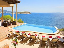 Villa in Tranquil Location