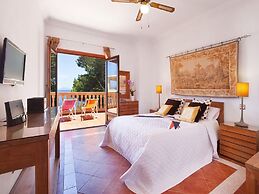 Villa in Tranquil Location
