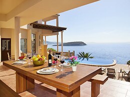 Villa in Tranquil Location