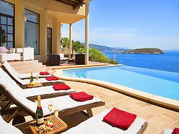 Villa in Tranquil Location