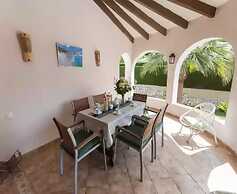 Frederic - Villa With Private Pool