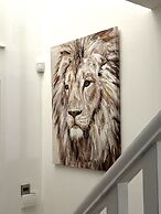 Bramblemead 5 bed House in Manchester Leigh