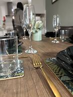 Bramblemead 5 bed House in Manchester Leigh