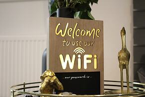 Bramblemead 5 bed House in Manchester Leigh