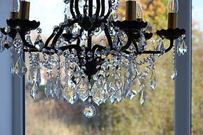 Bramblemead 5 bed House in Manchester Leigh