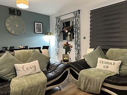 Bramblemead 5 bed House in Manchester Leigh