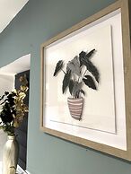 Bramblemead 5 bed House in Manchester Leigh