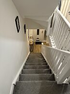 Bramblemead 5 bed House in Manchester Leigh