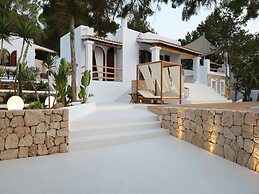 Holiday Villa With Pool