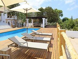 Holiday Villa With Pool