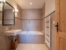 Hirondelle Jacuzzi & Luxury Chalet 12 Pers