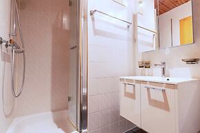 Stunning Apartment With Mountain Views