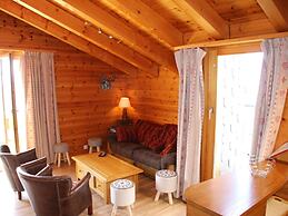 Stunning Apartment With Mountain Views