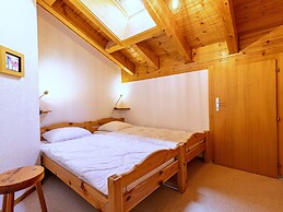 Stunning Apartment With Mountain Views