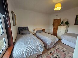 Apartmentsleeps5-parking-garden-petsok