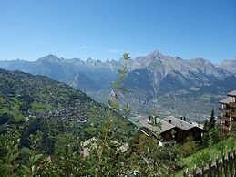 Apartment With Laundary Facilities