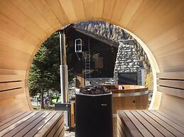 Lavish Apartment With Sauna