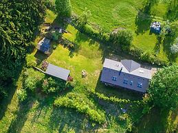 Spacious Holiday Home With Internet
