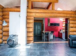 Spacious Holiday Home With Internet