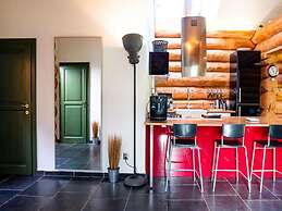 Spacious Holiday Home With Internet