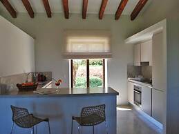 Attractive Holiday Home With Pool